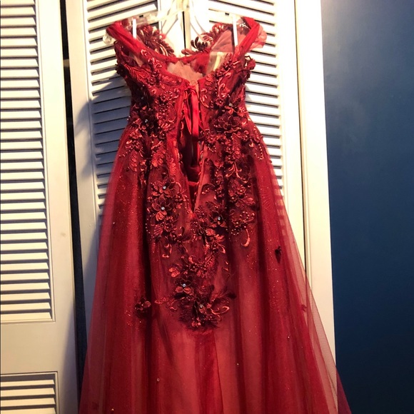 Gorgeous ruby red/burgundy gown. - Picture 5 of 6